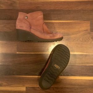 Keen wedge boots sz 8.5